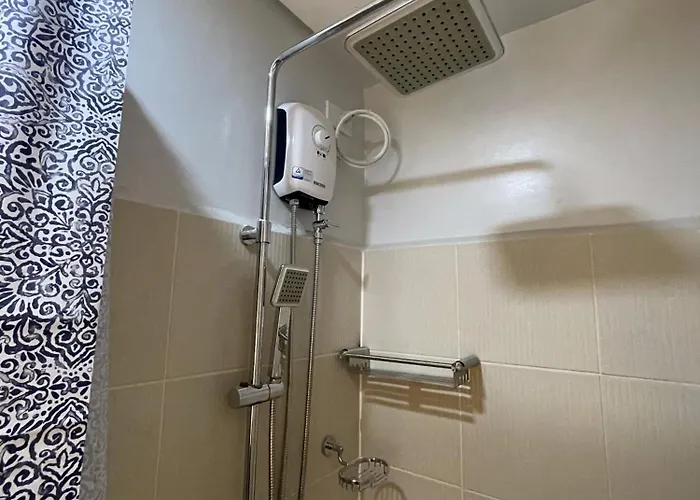 Grass Residences Charming Staycation * Manila